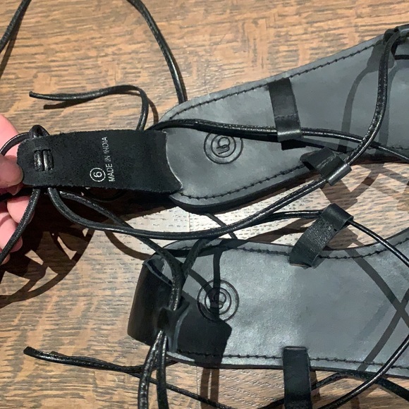 Urban outfitters sandals - Picture 2 of 3